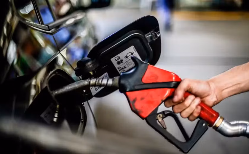 PF faz operação em 12 estados para combater preços abusivos em postos de combustíveis