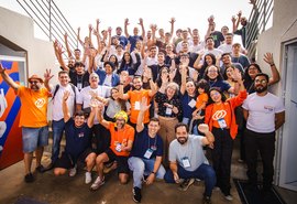Em 48 horas, estudantes criam soluções com IA para conectar empresas e profissionais