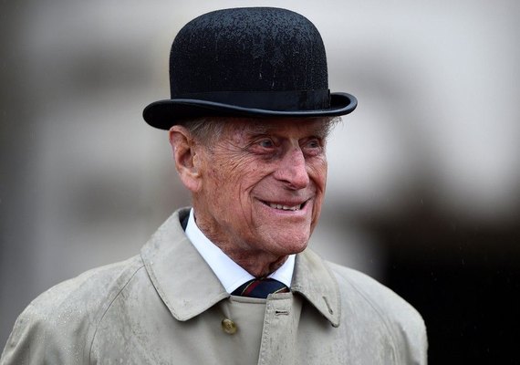 Marido da rainha Elizabeth II, Príncipe Philip deixa a vida pública