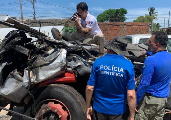 Polícia Científica faz perícia complementar em veículos de acidente fatal na Rota do Mar