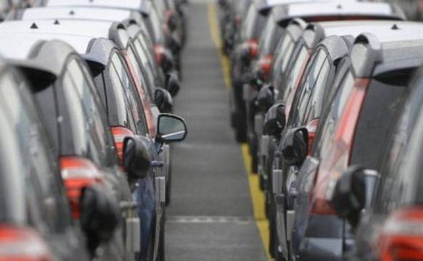 Vendas de automóveis novos caem 3,7% em abril, afirma Anfavea