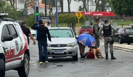Dois pedestres ficam feridos em atropelamento no Centro de Delmiro Gouveia
