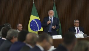 Lula acerta criação de plano comum de obras com governadores