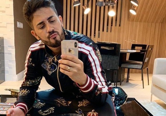 Carlinhos Maia compra mansão em Penedo Alagoas