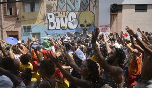 Charanga do França faz a festa para foliões nas ruas de São Paulo
