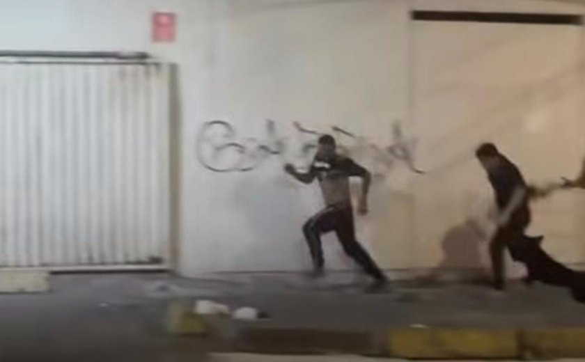 Confronto entre pessoas em situação de rua assusta moradores na Praia da Avenida
