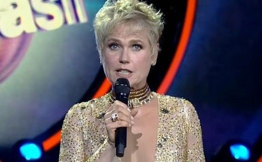 Barba? Câmeras da Record flagram pelos no rosto de Xuxa e assustam fãs