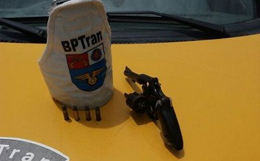 BPTran apreende em Maceió arma de fogo com passageiro de Uber