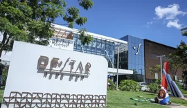 Bolsonaro recebe alta hospitalar e volta a cumprir pena na Polícia Federal