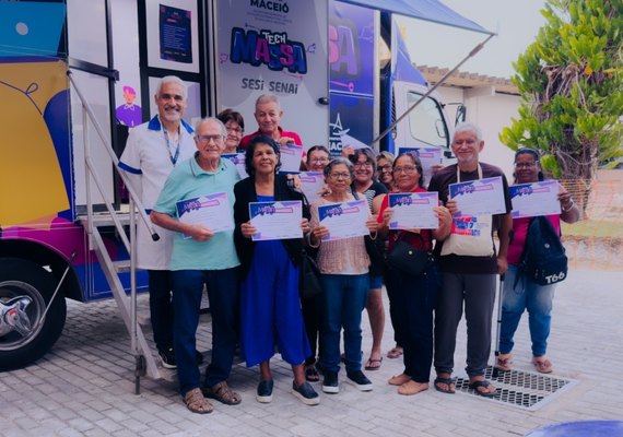 Pessoas idosas transformam vidas com o Tech Massa