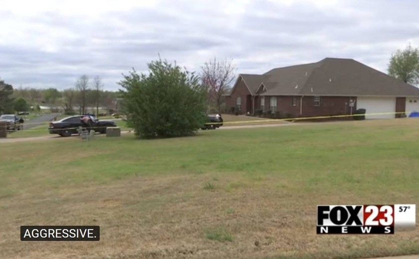 Adolescente usa fuzil AR-15 e mata 3 suspeitos que invadiram sua casa