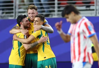 Austrália empata com Paraguai e se classifica no segundo lugar do Grupo D
