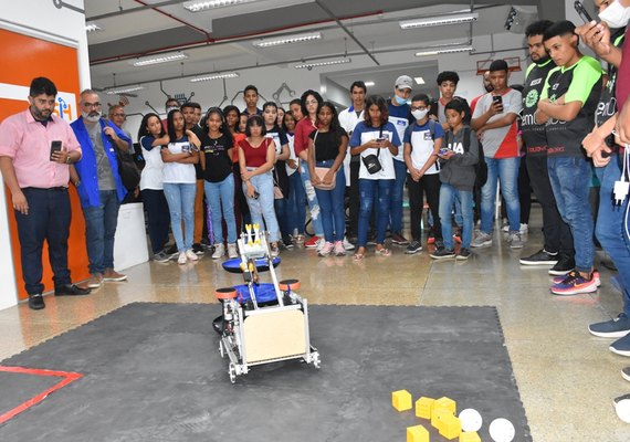 Estudantes do Sesi compartilham experiências em robótica com alunos da rede pública