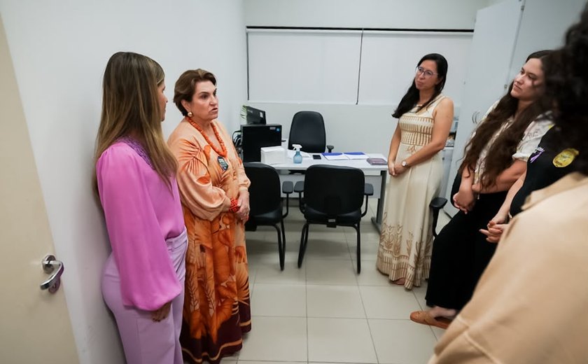 Ministra das Mulheres visita Casa da Mulher Alagoana em Maceió