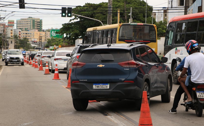 Caos no trânsito da Avenida Gustavo Paiva após as 16 horas afeta três bairros
