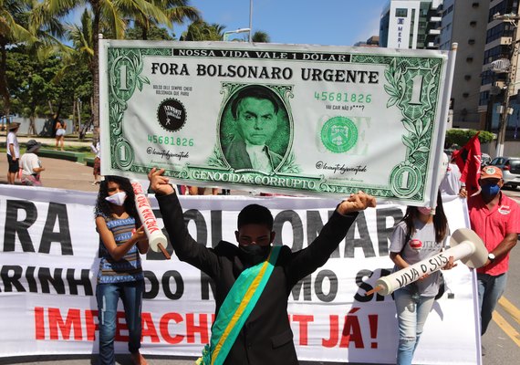 Maceió tem mobilização na rua contra Bolsonaro