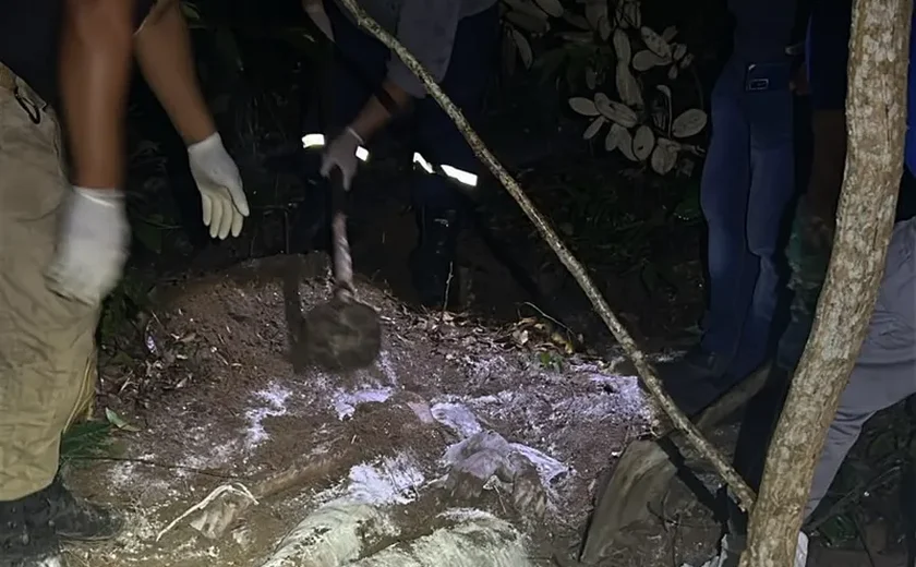 Corpos são achados enterrados lado a lado em mata de Maceió