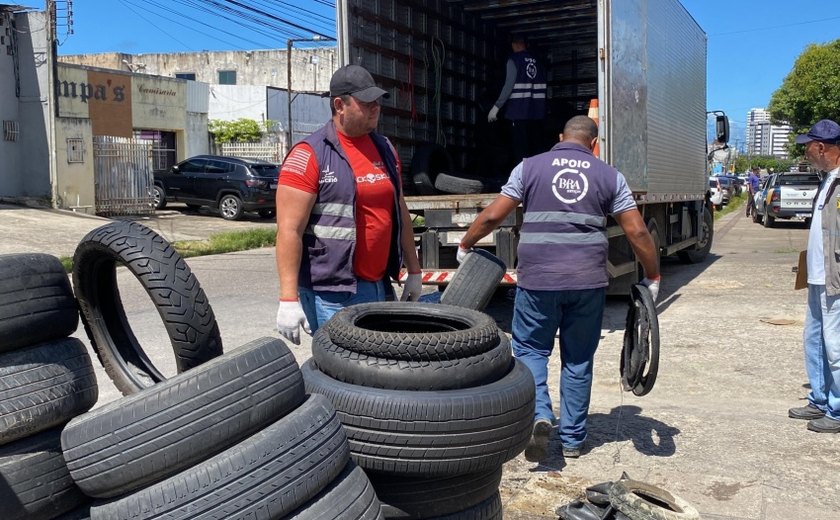 Operação Calçada Cidadã remove pneus de borracharias em bairros de Maceió