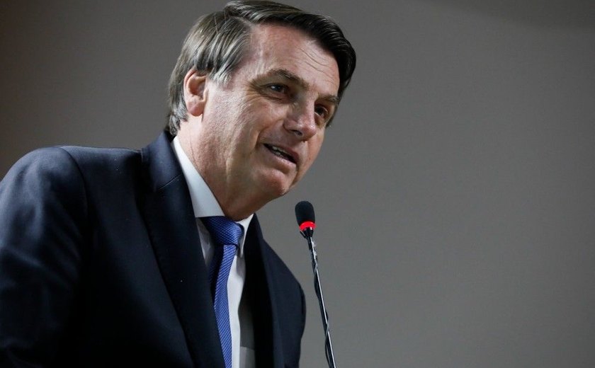 Bolsonaro vê situação de 'guerra urbana' e diz que 'bicho vai pegar' no Ceará