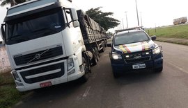 Polícia Rodoviária Federal autua carreta com 60 toneladas de excesso de peso