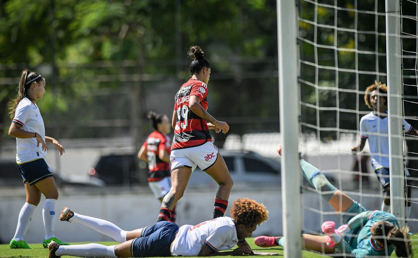 Flamengo vence Bahia e assume liderança do Brasileiro Feminino