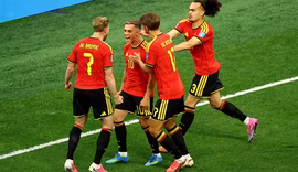 Bélgica goleia, elimina Nova Zelândia e avança à segunda fase na liderança