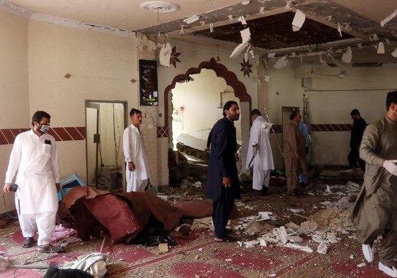 Ataque a bomba em mesquita no Paquistão deixa mortos