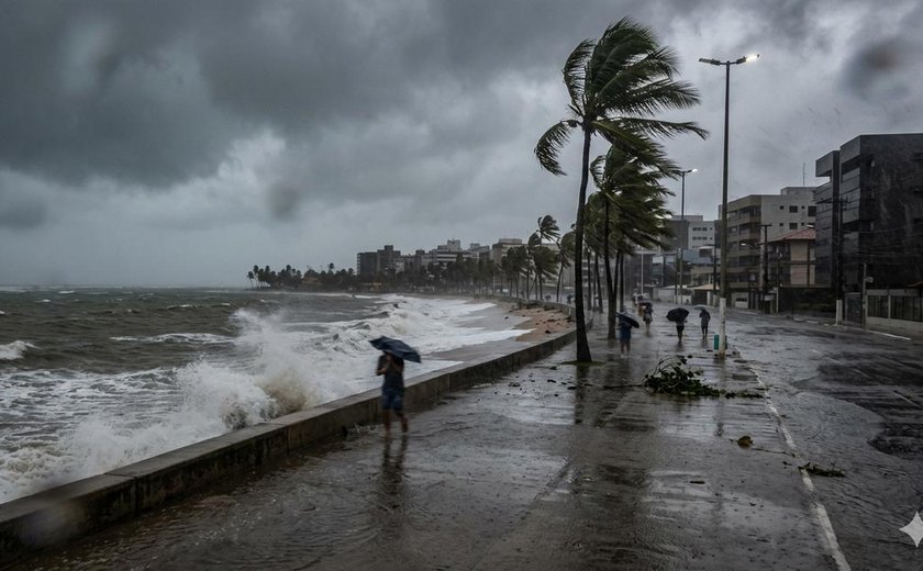 Alagoas tem alerta para ventos de até 60 km/h