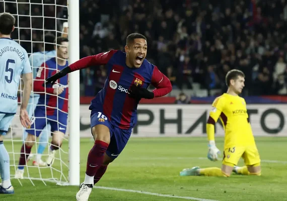 Palmeiras anuncia acerto com o atacante Vitor Roque