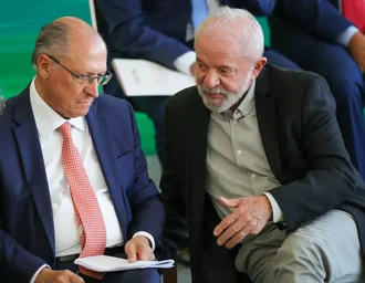 Governo vai trabalhar para reverter taxação dos EUA, diz Alckmin