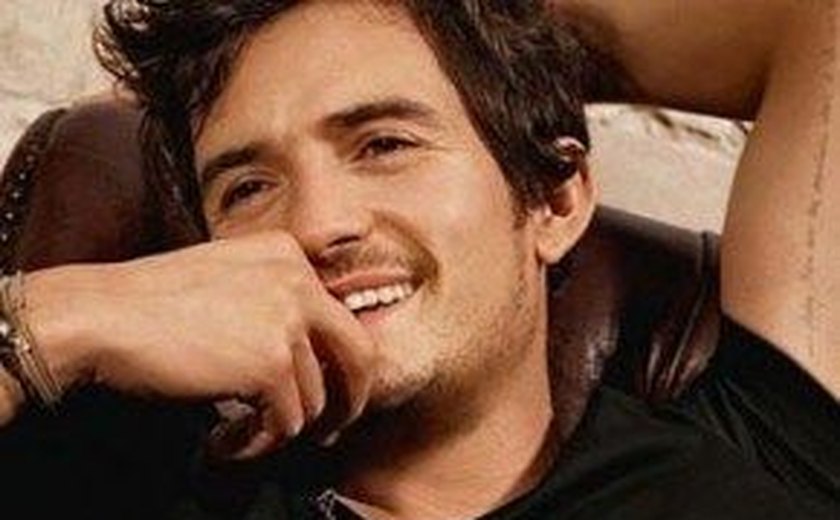 Orlando Bloom está curtindo a vida de solteiro depois do término com Katy Perry