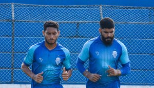 CSA contrata atacante e deve buscar mais reforços