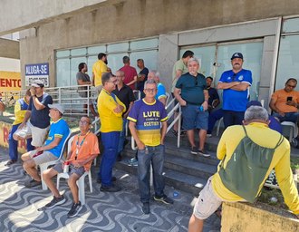 Greve dos Correios continua em Alagoas; trabalhadores mantêm mobilização nesta segunda-feira (14)