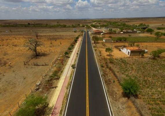 Programa Pró-Estrada recupera 35 km da malha viária estadual em três meses