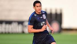 Pablo treina entre titulares e volta ao Corinthians contra o Atlético-GO