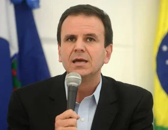Eduardo Paes desiste de candidatura no Rio, após Cristiano Zanin negar recurso ao STF