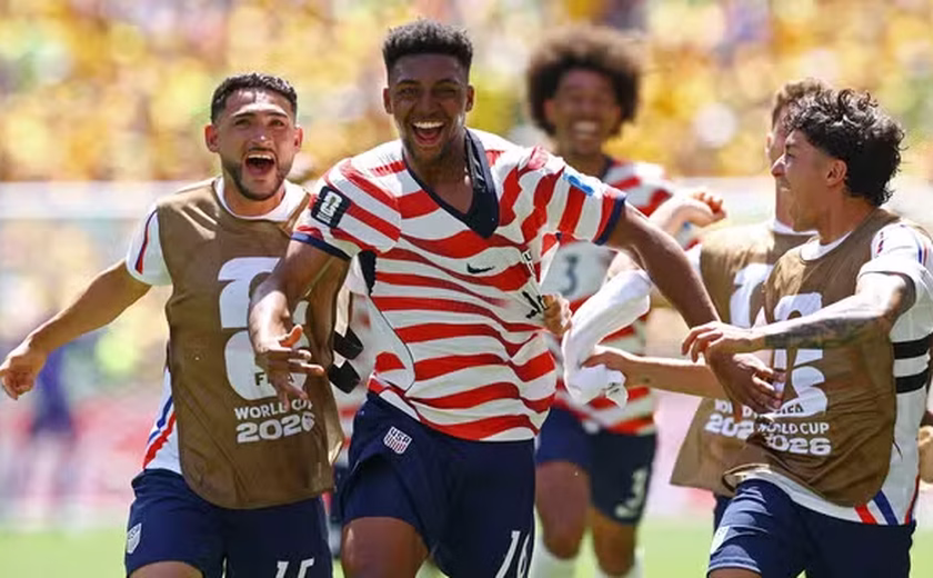 Estados Unidos vencem Austrália e avançam para 2ª fase da Copa do Mundo