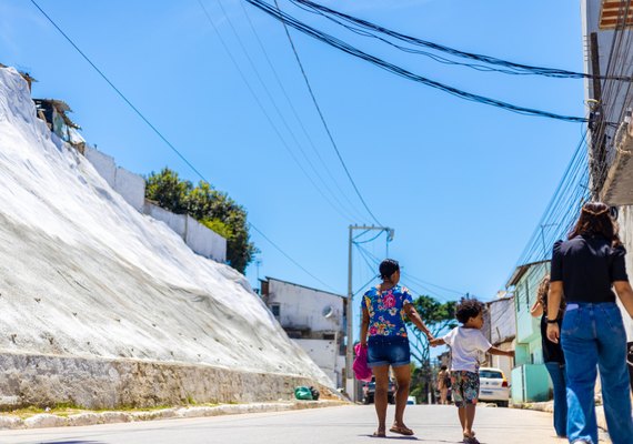 Encosta em Cruz das Almas recebe tecnologia de proteção e moradores deixam o medo para trás