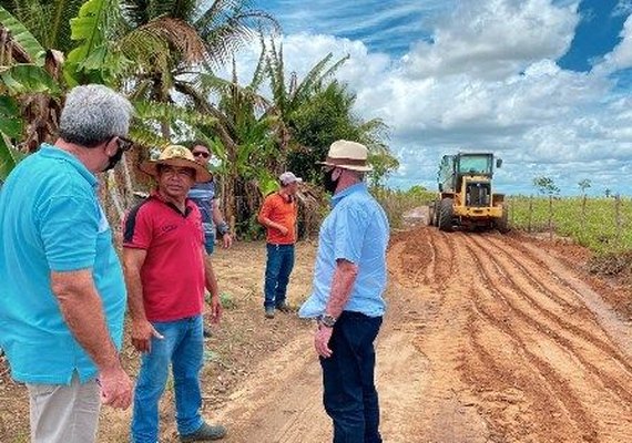 Em Taquarana prefeito fecha parcerias avançando na pavimentação urbana e rural