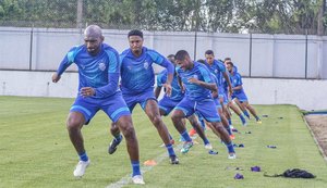 CSA recebe a Ponte Preta em jogo no Estádio Rei Pelé