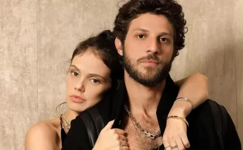 Chay Suede e Laura Neiva estão à espera do terceiro filho