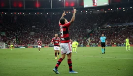 Flamengo derrota Palmeiras e mantém vivo sonho do título brasileiro