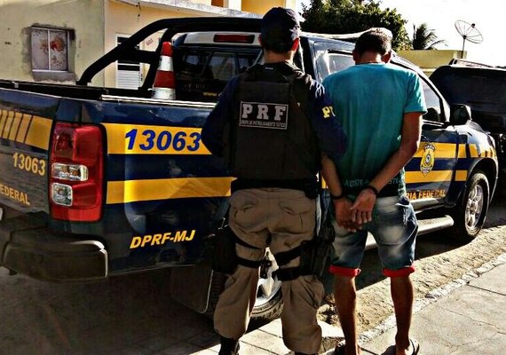 Suspeito de agiotagem é detido pela PRF em Santana do Ipanema
