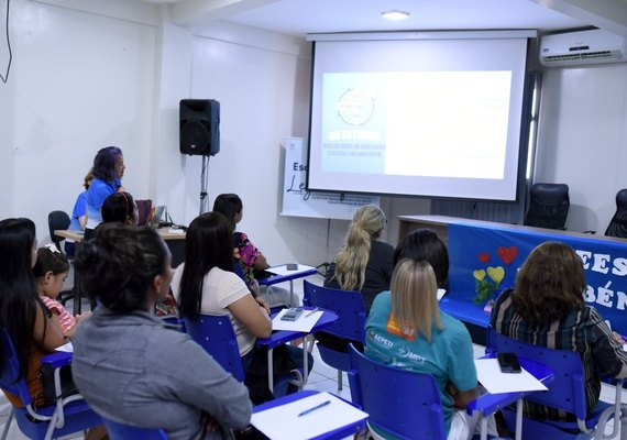 Ufal e Fundepes capacitam professores para incluir audiodescrição na educação básica