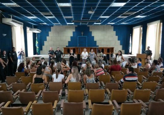 Termina sem acordo reunião entre comando da PM e mulheres de policiais no Rio