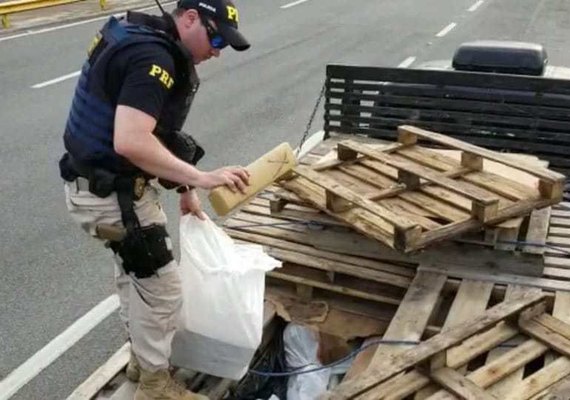 Jovem é preso com 100 gramas de maconha