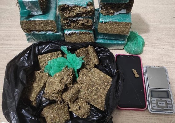 Mulher é presa em flagrante com mais de 2kg de maconha em casa