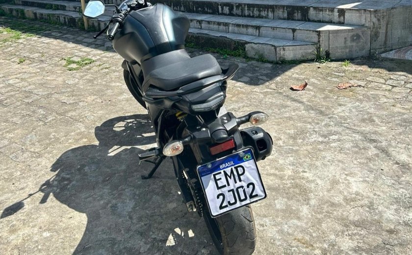 PM flagra moto com placa falsificada durante abordagem na Chã da Jaqueira
