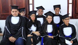 Um diploma na mão e muitos sonhos na cabeça
