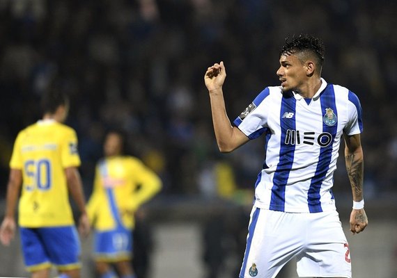 Sucesso e surpresa: com 1 gol por jogo, Tiquinho supera início de Hulk e Falcao no Porto